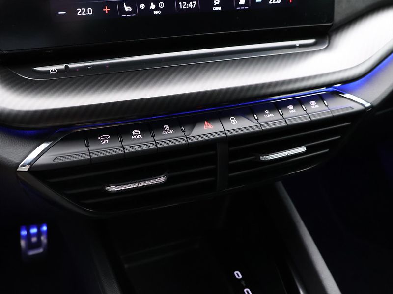 Škoda Octavia 2,0 TSI 180kW DSG RS CZ DPH - fotka 30 z 41