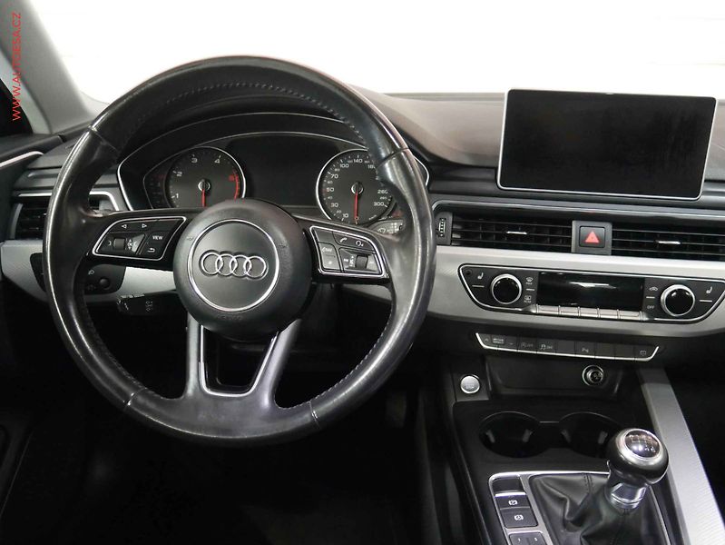 Audi A4 (2017) 2.0 TDI, 2.maj, AC, temp - fotka 12 z 23