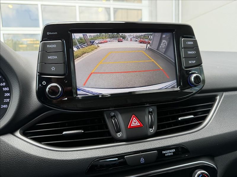 Hyundai i30 1,5 i  WG Family Comfort - fotka 17 z 23