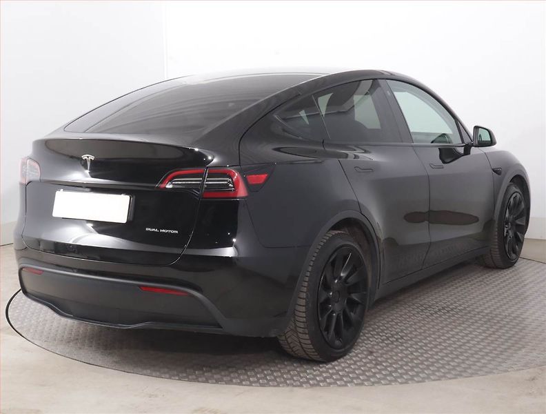 Tesla Model Y (2023) Long Range AWD 79kWh, SoH 93% - fotka 5 z 22