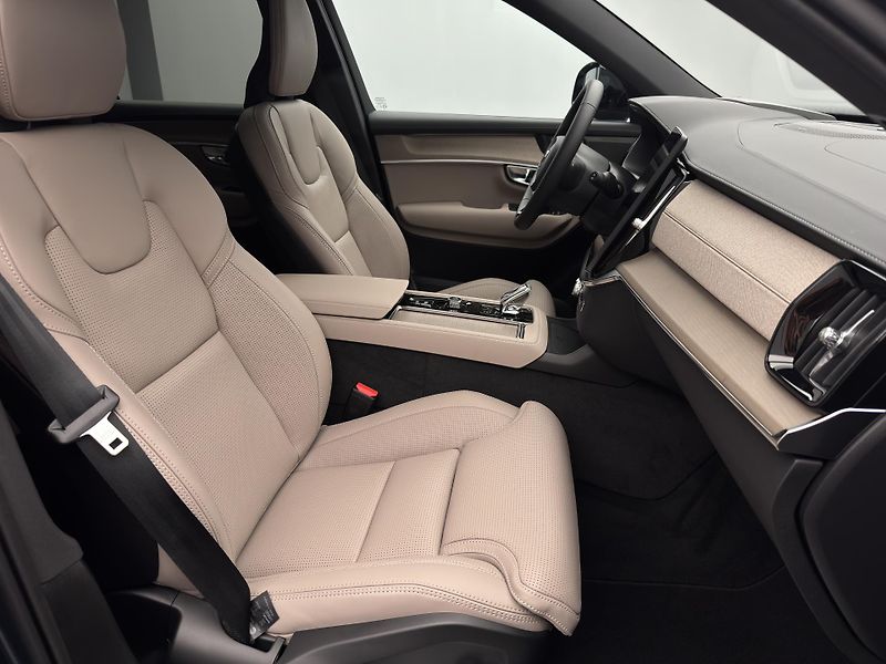Volvo XC90 (2026) T8 AWD Plug-in DARK PLUS 7m - fotka 19 z 28