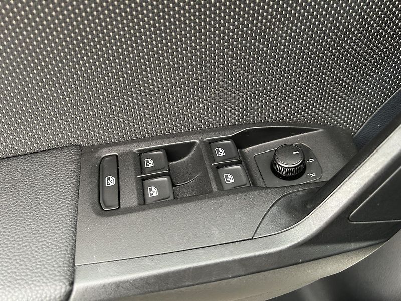 Seat Arona 1.0 TGI Xcellence - fotka 25 z 29