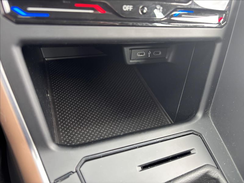 Volkswagen Taigo 1,0 TSI 81kW Life - fotka 32 z 46