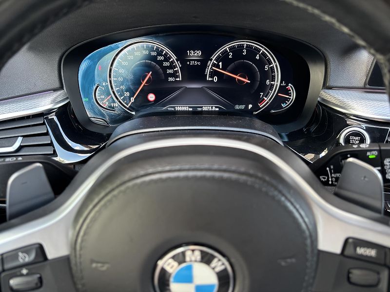 BMW Řada 5 (2017) 540iX Drive, 250kW, ČR, DPH - fotka 13 z 18