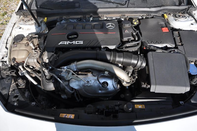 Mercedes-Benz Třídy A A35 AMG 225kW 4MATIC  - fotka 10 z 25