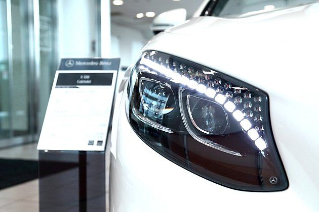 Mercedes třídy S je vybaven LED světlomety s křišťály Swarovski., zdroj: Wikimedia Commons, Kotaro Negawa, CC BY-SA 4.0