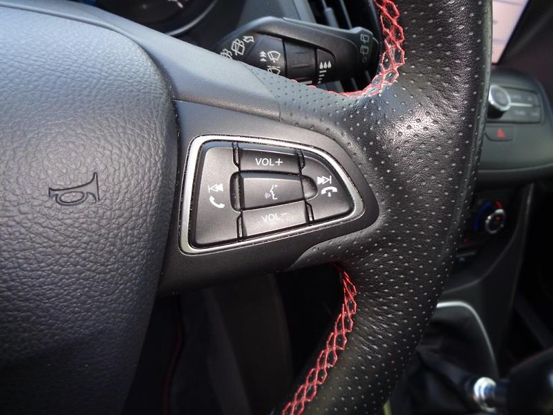 Ford Kuga 1.5 EcoBoost  ST Line  110 kW - fotka 14 z 28