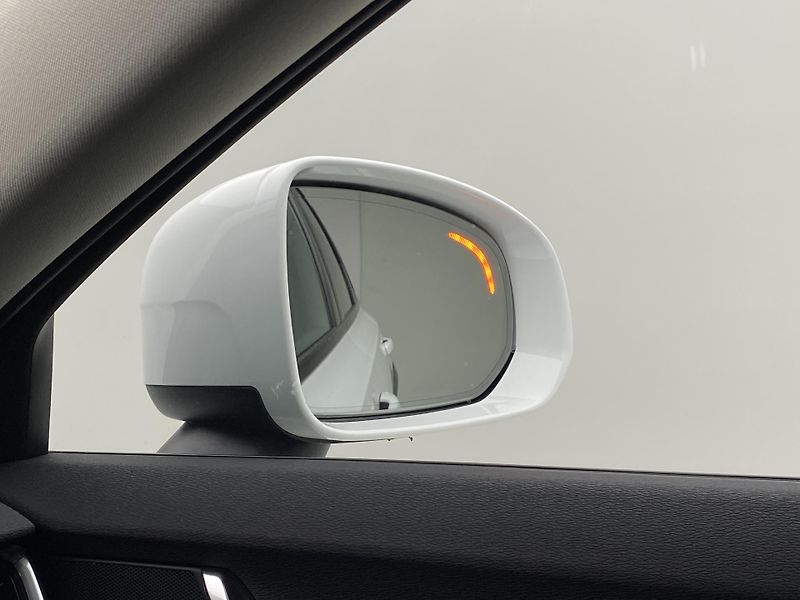 Volvo V90 CC B4 AWD PLUS AUT - fotka 25 z 56