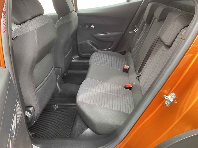 Peugeot 2008 (2021) 1.2 PT, 1.maj,ČR, Active, LED - fotka 10 z 17