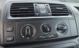 Škoda Fabia 1.2 TSI 63kW,KLIMA,1.MAJITEL - náhled 25