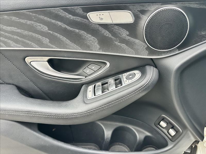 Mercedes-Benz GLC 220d 4MATIC AMG Linie - fotka 11 z 13