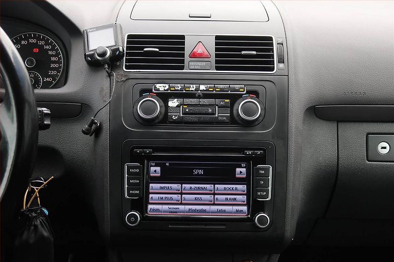 Volkswagen Touran (2011) 1.6 TDI, Tempomat - fotka 12 z 14