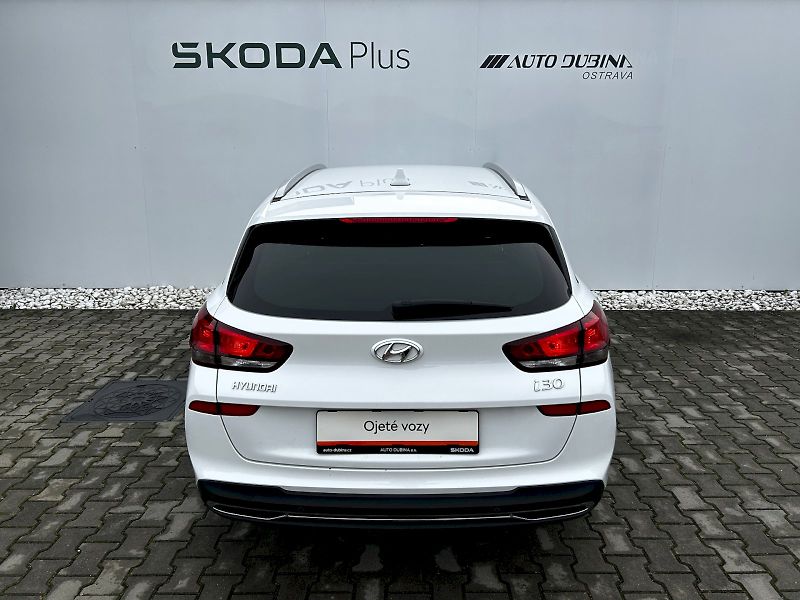 Hyundai i30 (2021) Combi 1.5 T-GDI MHEV MP6 Style - fotka 6 z 30