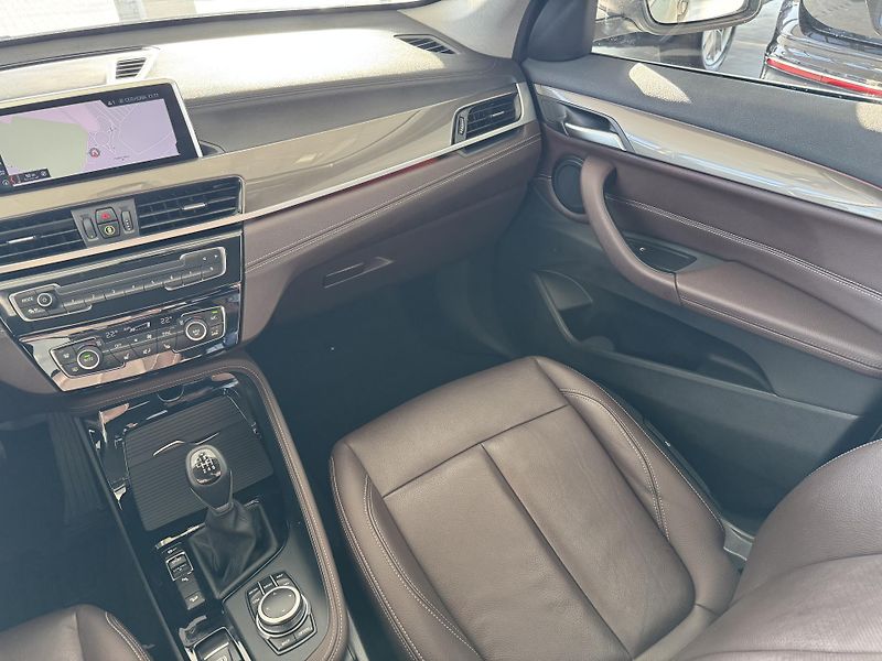 BMW X1 (2020) xDrive 18d X-LINE LED NAVI  - fotka 13 z 31