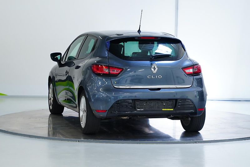 Renault Clio - fotka 2 z 6