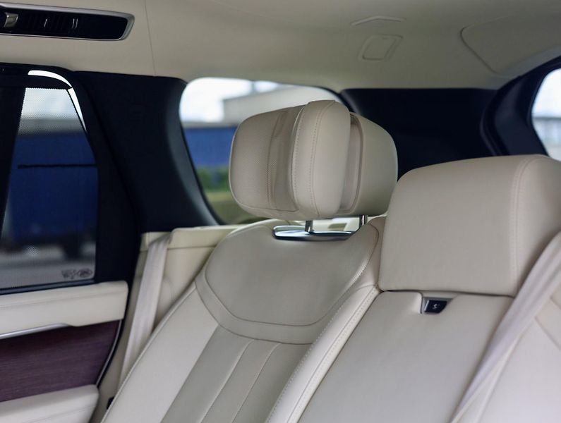 Land Rover Range Rover (2024) P460e Autobiography LWB - fotka 38 z 50