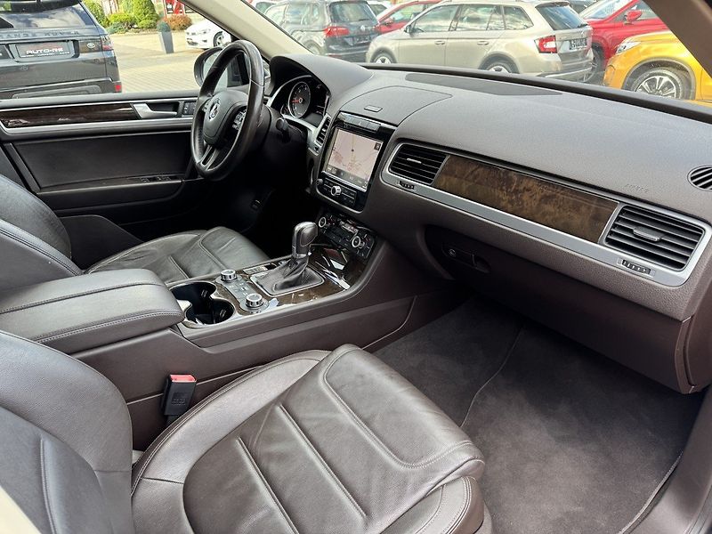 Volkswagen Touareg (2013) 3.0TDI Vzduch Navi Pano Kamera - fotka 12 z 50