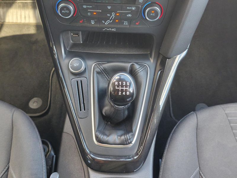 Ford Focus 2016 ČR 1.MAJITEL 1.5 TDCi - fotka 14 z 30