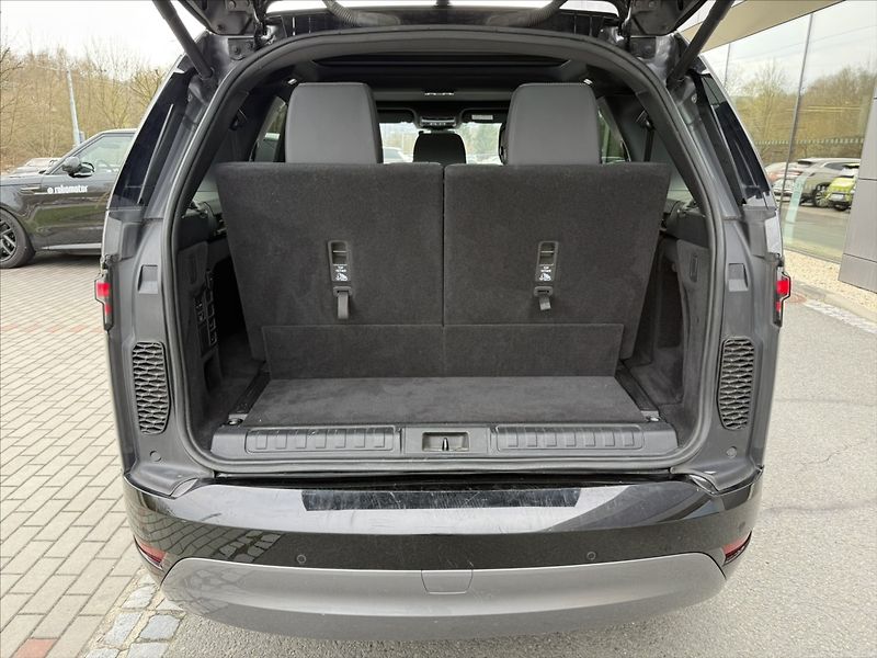 Land Rover Discovery 3,0 R-DYNAMIC SE D300 - fotka 26 z 26