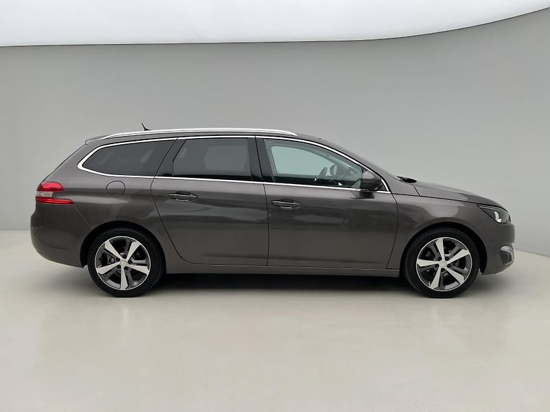 Peugeot 308 1.2 PURETECH ACTIVE 1. maj. - fotka 8 z 39