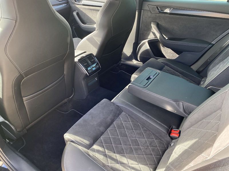 Škoda Superb (2022) 2.0 TDI 4x4 DSG Sportline - fotka 7 z 35
