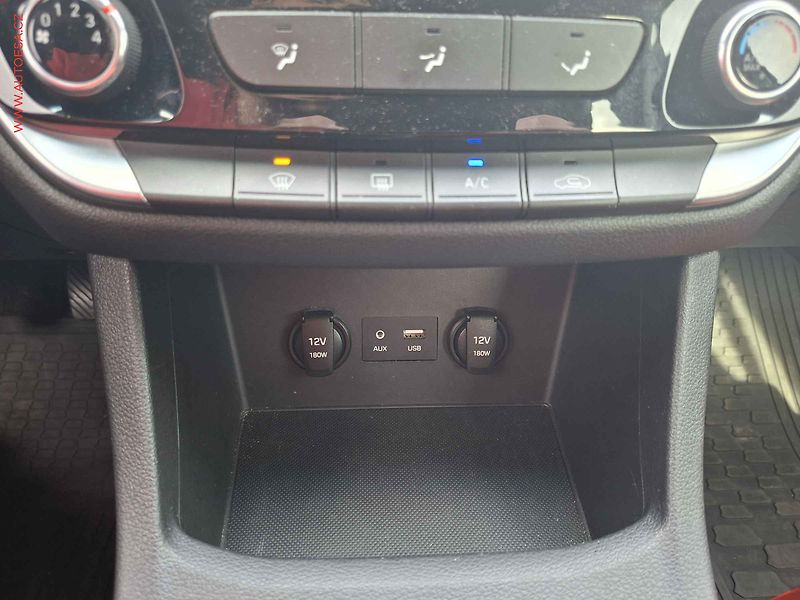 Hyundai i30 (2018) 1.4 TGDi, 2.maj,ČR, AC, tempo - fotka 18 z 19
