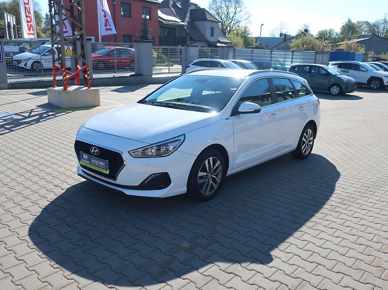 Hyundai i30 1.6CRDi 85kW STYLE NAVI ALU - fotka 3 z 31