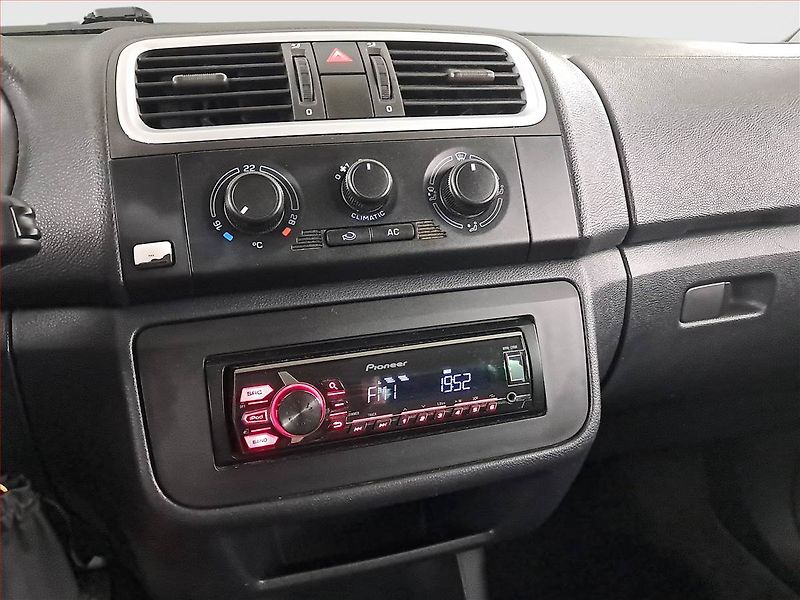 Škoda Fabia (2009) 1.2, po STK, jezdí výborně - fotka 12 z 17