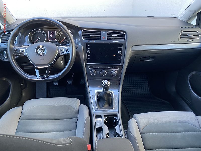Volkswagen Golf (2019) 1.6TDI, masáž, autoAC - fotka 8 z 17