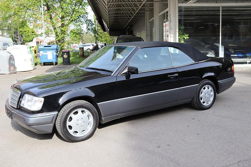 Mercedes-Benz 124 E320 CABRIO 162kW - fotka 16 z 50