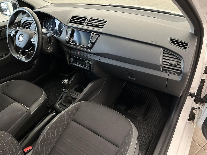 Škoda Fabia 1.0 TSI  Ambition   Plus - fotka 28 z 29