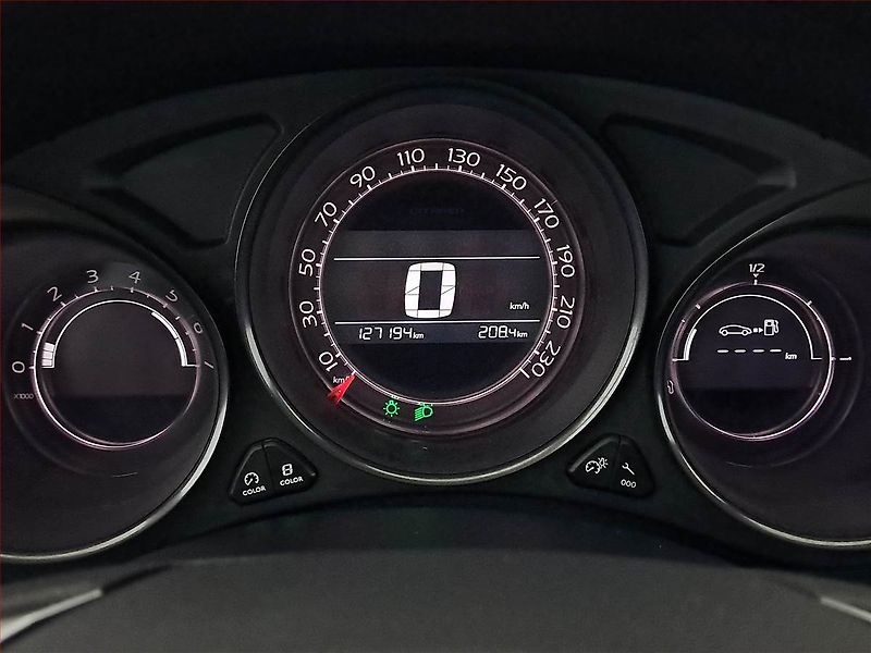 Citroën C4 (2012) Exclusive 1.6 HDi, Serv.kniha - fotka 11 z 19