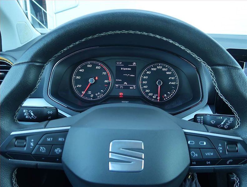 Seat Arona (2021) 1.0 TSI, Tempomat - fotka 15 z 16
