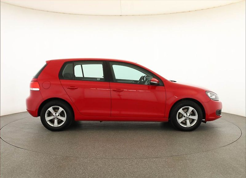 Volkswagen Golf (2009) 1.4 16V, Serv.kniha - fotka 6 z 17