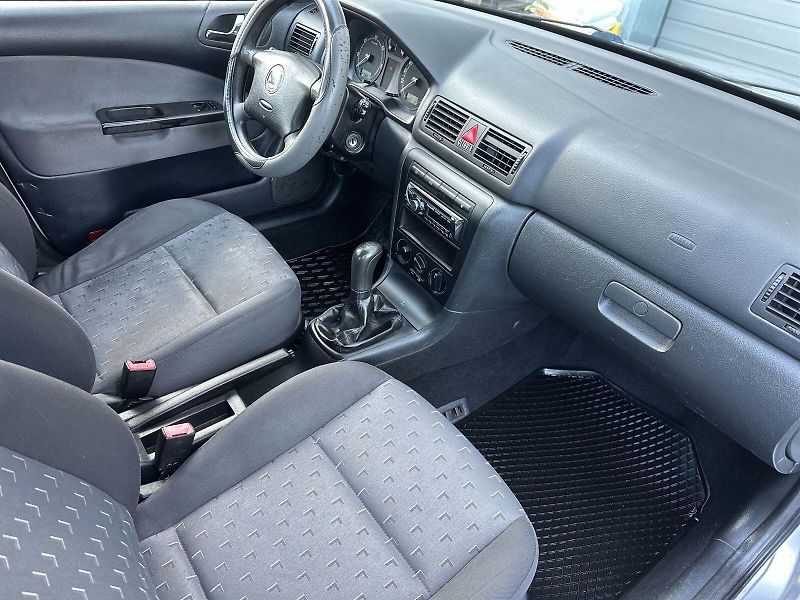 Škoda Octavia (2008) Combi 1.9 TDI Tour - fotka 10 z 24
