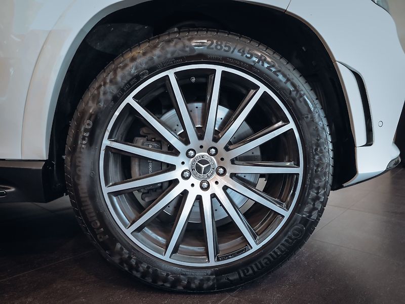 Mercedes-Benz GLS 400d 4MATIC AMG TV - fotka 37 z 37