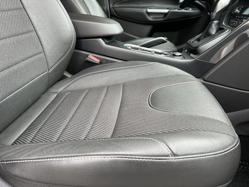 Ford Kuga 2.0TDCi 4x4 AUTOMAT TITANIUM  - fotka 34 z 44