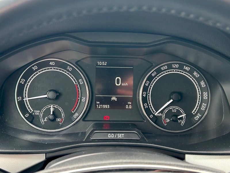 Škoda Scala (2021) Ambition 1.0 TSI 81 kW - fotka 17 z 27