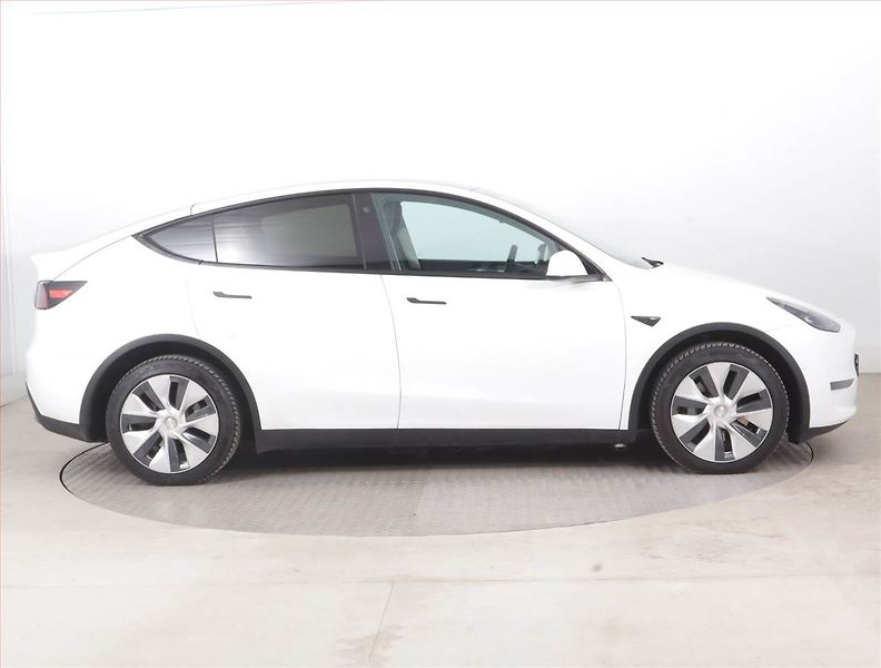 Tesla Model Y (2022) Long Range AWD 79kWh, SoH 90% - fotka 6 z 22