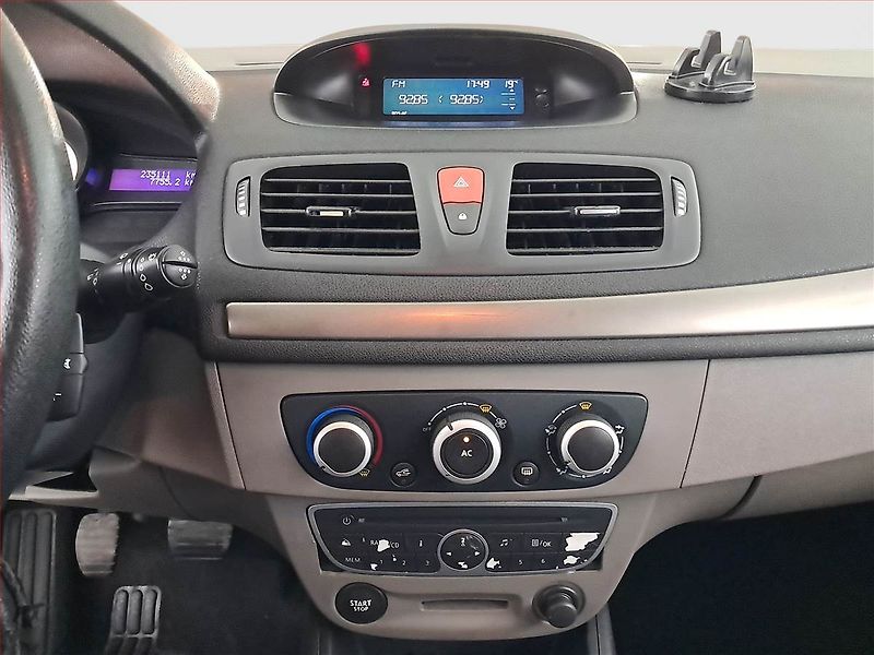 Renault Mégane (2009) 1.6 16V, po STK, jezdí výborně - fotka 12 z 15