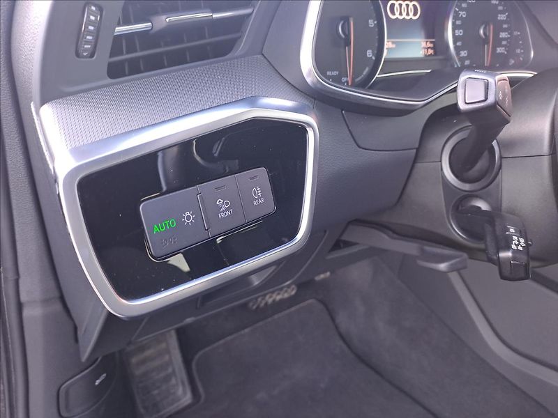 Audi A6 2,0 40TDI QUATTRO SPORT - fotka 12 z 22