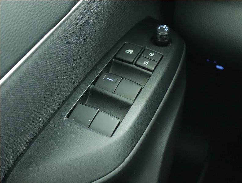 Toyota Yaris Cross (2022) 1.5 VVT-iE - fotka 16 z 19