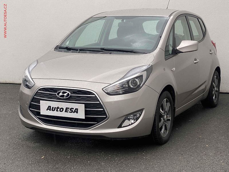Hyundai ix20 (2016) 1.6 GDi, ČR, AT, park.čidla - fotka 3 z 18
