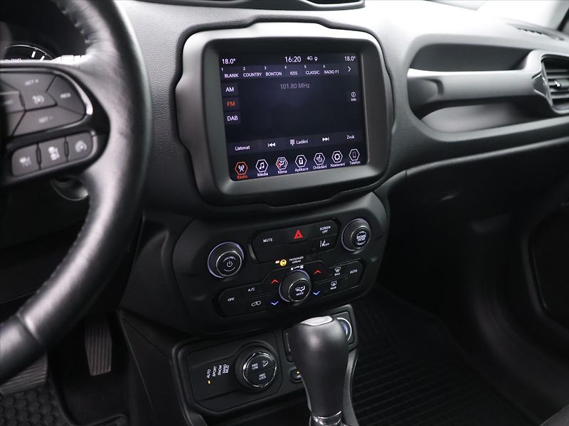Jeep Renegade 1,3 Turbo 96kW PHEV eAWD Aut. - fotka 21 z 33