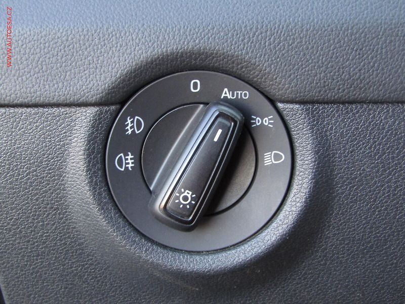 Škoda Octavia (2013) 2.0 TDi, Elegance, TZ, bixen - fotka 12 z 19