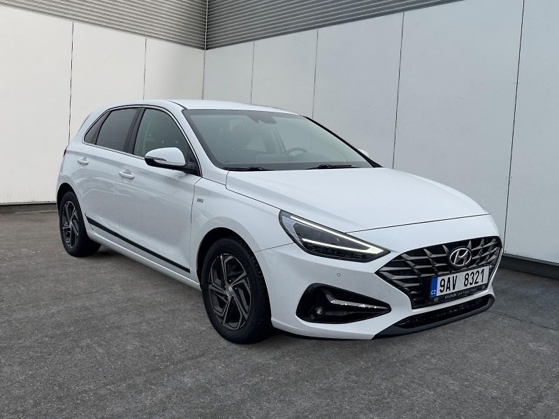 Hyundai i30 (2023) FAMILY SMART 1.5T-GDI 118kW CZ - fotka 3 z 11