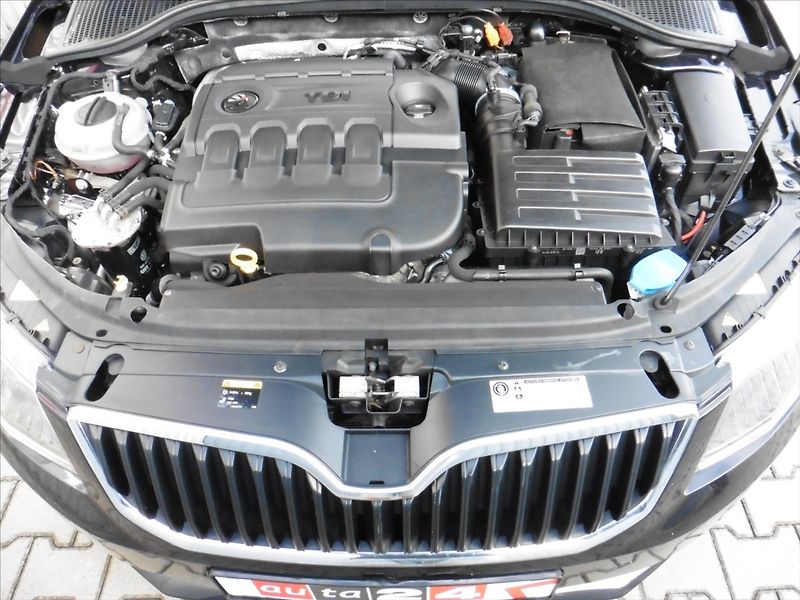 Škoda Octavia 2,0 TDi III Combi Style - fotka 13 z 13