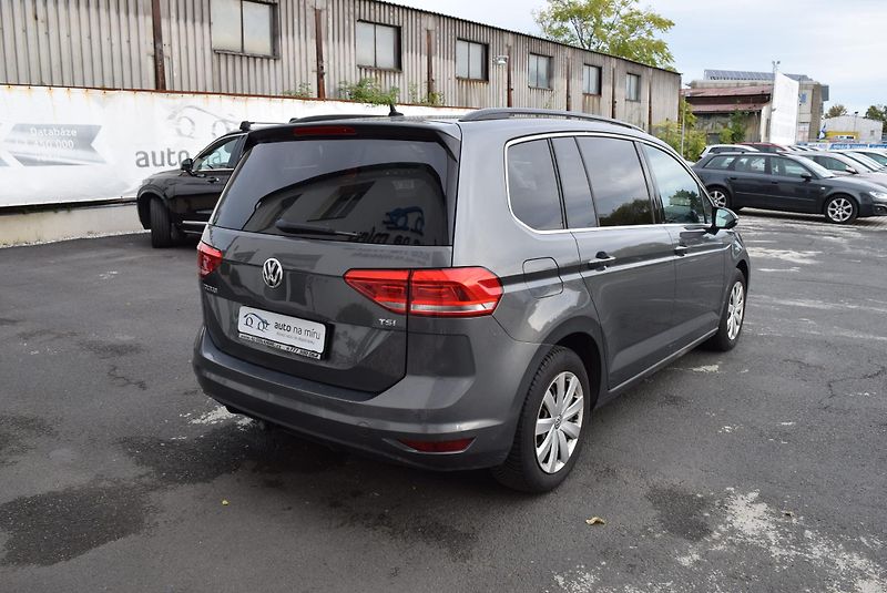 Volkswagen Touran (2017) 1.2TSI 81kw CLBMT 7MÍST TAŽNÉ - fotka 7 z 45