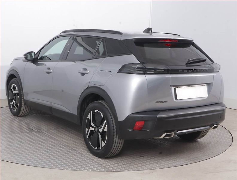 Peugeot 2008 (2025) Allure 1.2 PureTech - fotka 4 z 18