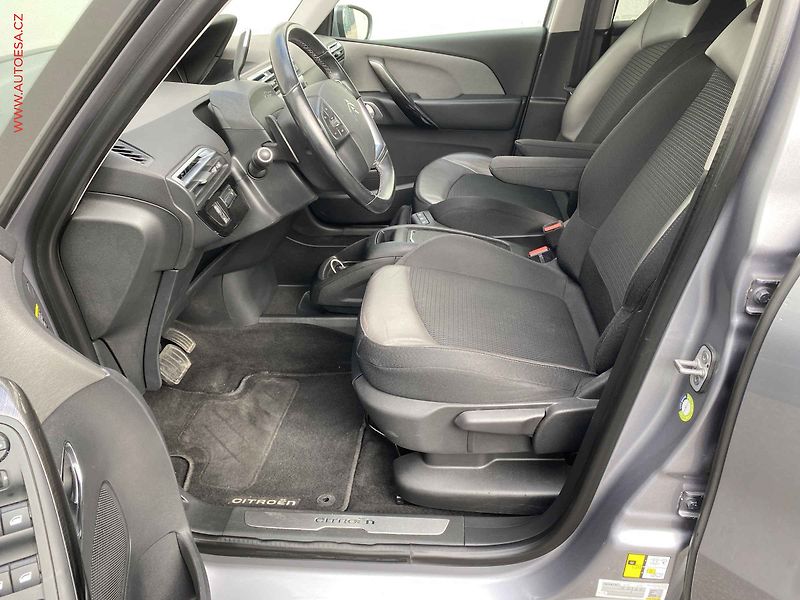 Citroën Grand C4 Picasso (2017) 2.0 HDi, Shine, AT, navi - fotka 9 z 21